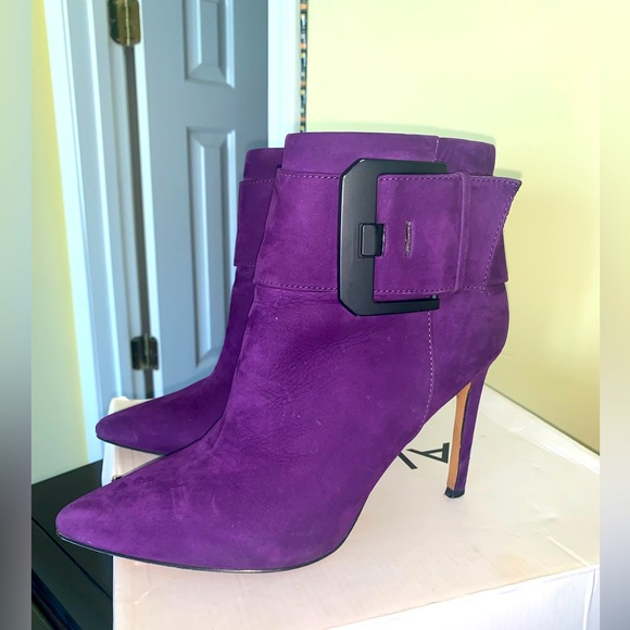 Purple Aldo suede ankle boot. Size 8 💜 - Picture 2 of 4
